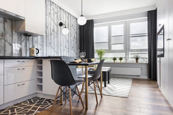 ELEGANT VÆGLAMPE MED LOFTKUGLE HVID LED