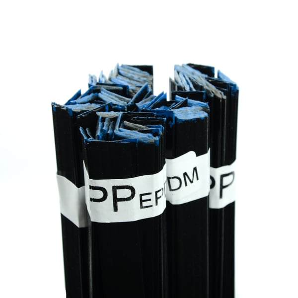 Plastisvärin täytevahvistus PP/EPDM Musta 100g 8mm nauha