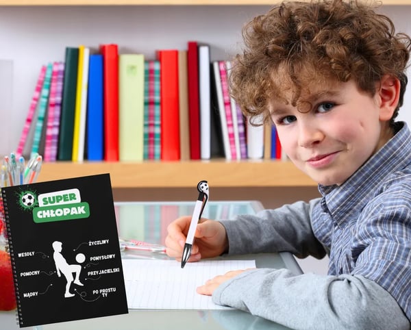 Sæt med notesbøger og en kuglepen til kærestedagen, super dreng, sort [NOTER1]