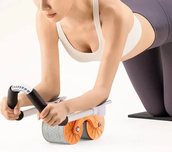Vatsalihasten rullaharjoittelulaite pilates-kuntoiluharjoitteluun pyörämatto