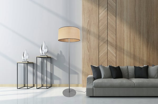 GULVLAMPE MED STÅENDE METALSKÆRM 40 CM