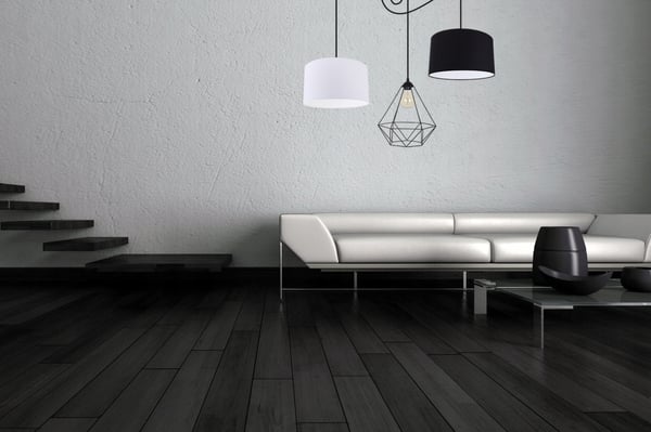 Lofthængende lampe med trådskærm og edderkop