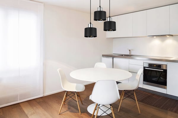 MODERNI KATTOVALAISIN MUSTA LED-VALAISIN