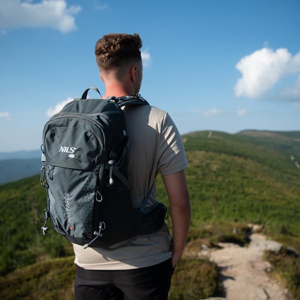 NC1925 retkeilyreppu harmaa Wayfarer 35L Nils Camp
