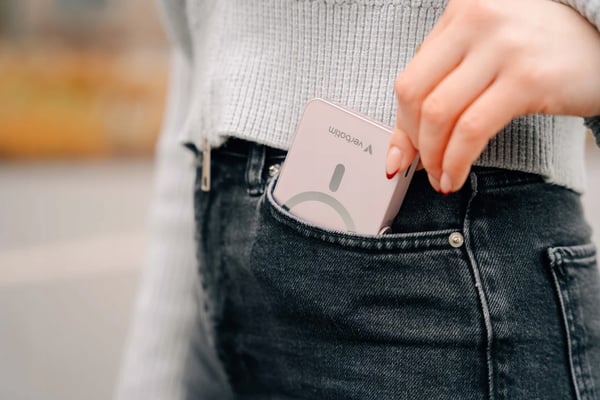 Verbatim Charge 'n' Go Magnetisk Trådløs Powerbank med Stander 10000mAh USB-C PD 3.0 Lyserød