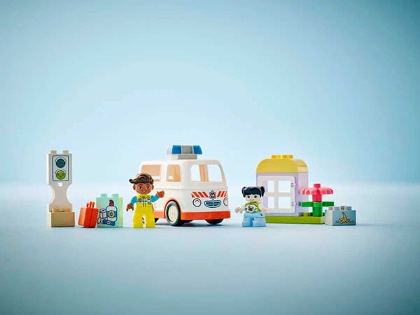 10447 - lego duplo - Ambulans med förare