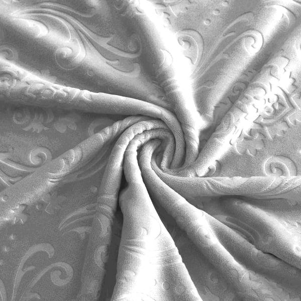 Paksu kohokuvioitu samettinen tuolinpäällinen, vaaleanharmaa