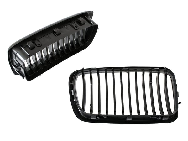 BMW 7 E38 FL 98-01 galler mellan strålkastarna (njurarna) vänster + höger set SVART MATTA