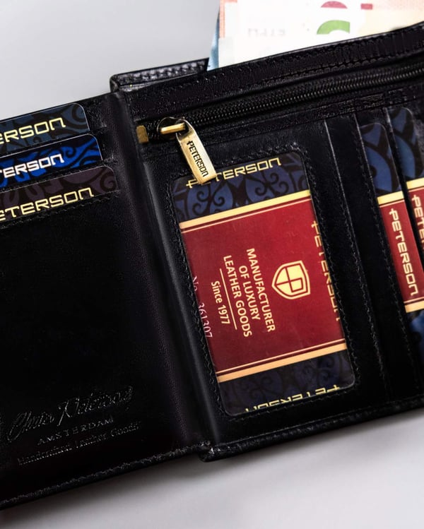 Elegant, stor herrplånbok i naturläder - Peterson