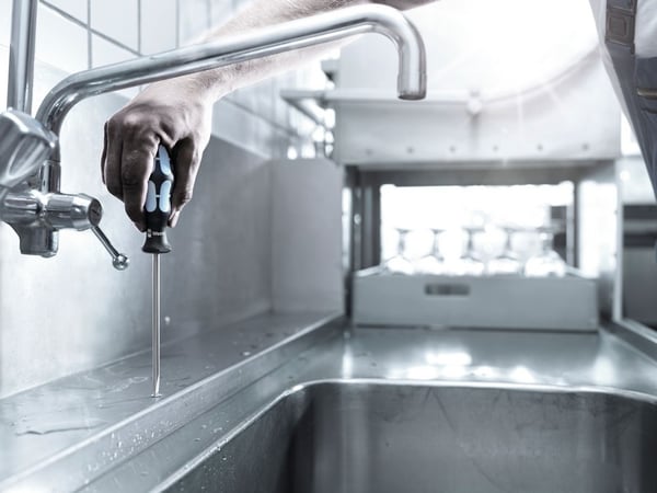 SKRUETRÆKKERSÆT I RUSTFRIT STÅL + OPHÆNGNING, 6 DELE - W05032061001