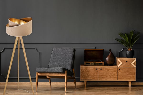 STÅENDE GULVLAMPE MED TRIPOD GYLDEN FLØJLSSKÆRM