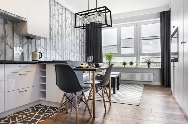 HÆNGELAMPE MED ELEGANT BURKRYSTALKUGLE