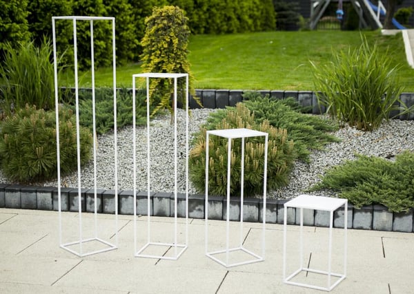 Vit modernt stående blomsterställ 100 cm