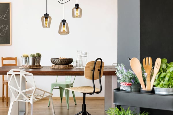 MODERNE ELEGANT HÆNGELAMPE MED GLASSKÆRM