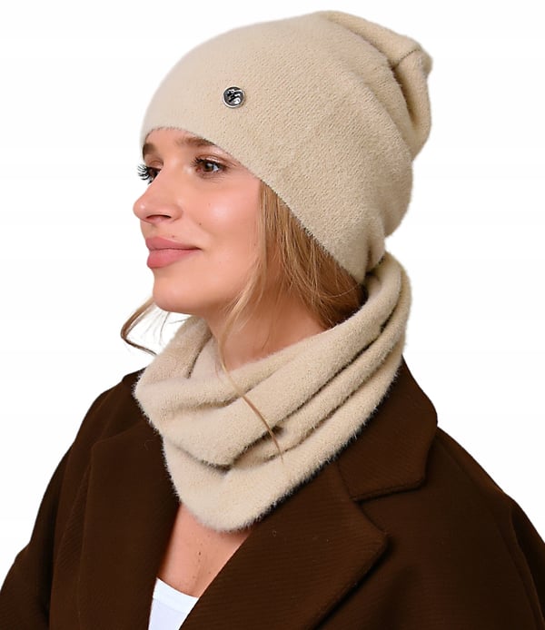 Beige damset mössa, tubhalsduk och handskar varm vinterset