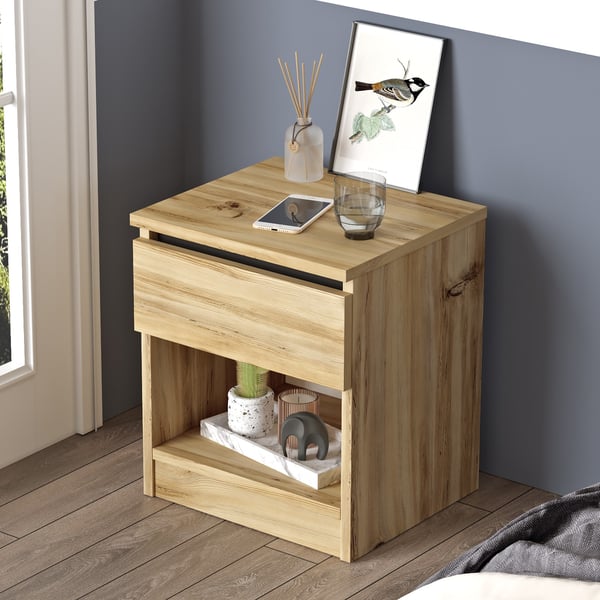 Stabilt LUVIO sengebord, egefarve