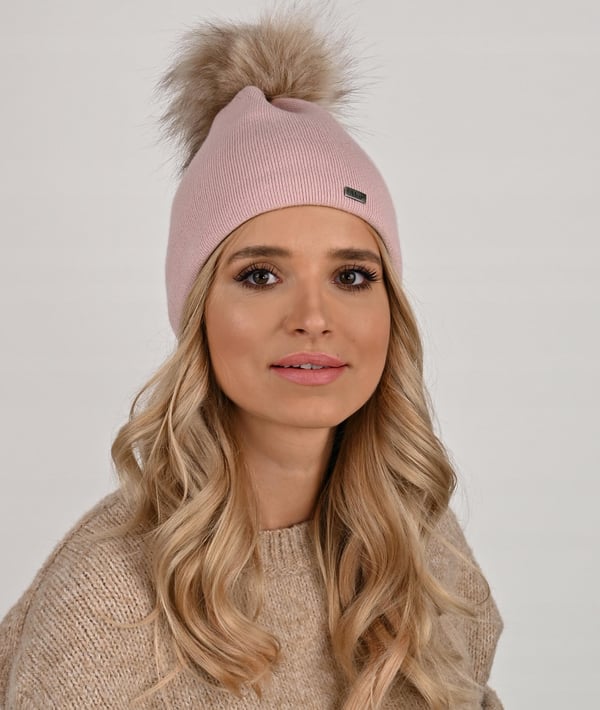 Rosa mössa med pompom, polsk tillverkning A13