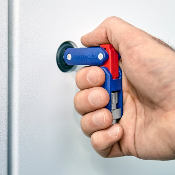 MULTIFUNKTIONSTASTER TIL DOBBELTFULDET STYREKABINET - KN 00 11 V03