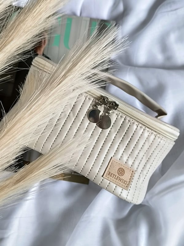 BKP-12 beige Suorakaiteen muotoinen tikattu kosmetiikkalaukku Stella