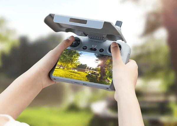 2-in-1 aurinkosuoja ohjaimelle DJI RC 2 / DJI Air 3 / MINI 4 PRO -kameroille