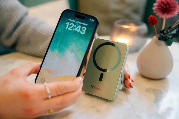 Verbatim Charge 'n' Go Magnetisk Trådløs Powerbank med Stander 10000mAh USB-C PD 3.0 Grøn