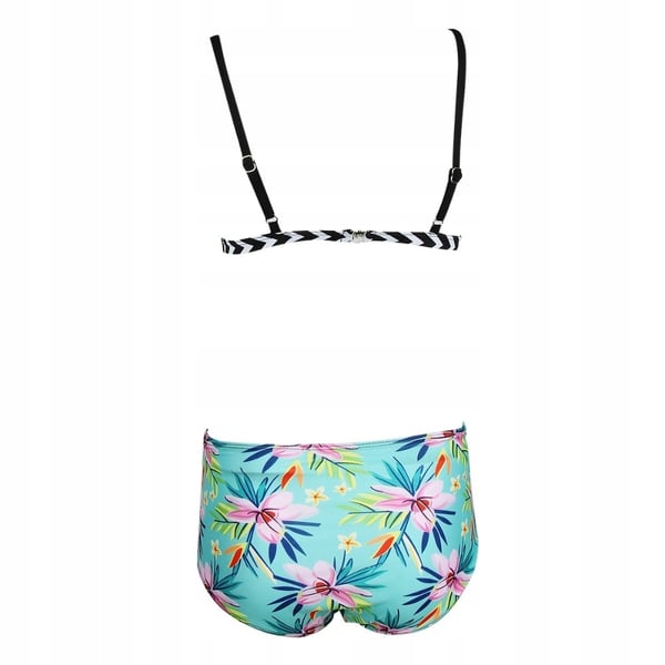 Todelt bikinisæt, push-up, høj talje, badedragt, pool, strand. Todelt bikinisæt, push-up, høj talje, badedragt, pool, strand.
