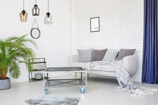 MODERNE ELEGANT HÆNGELAMPE MED GLASSKÆRM