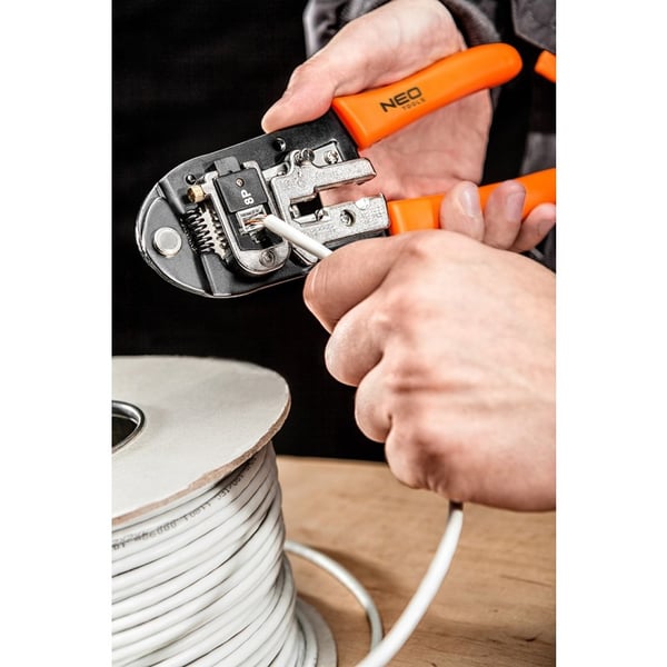TELEFONTÄNG MED 3 HUVUDEN - T N01-501