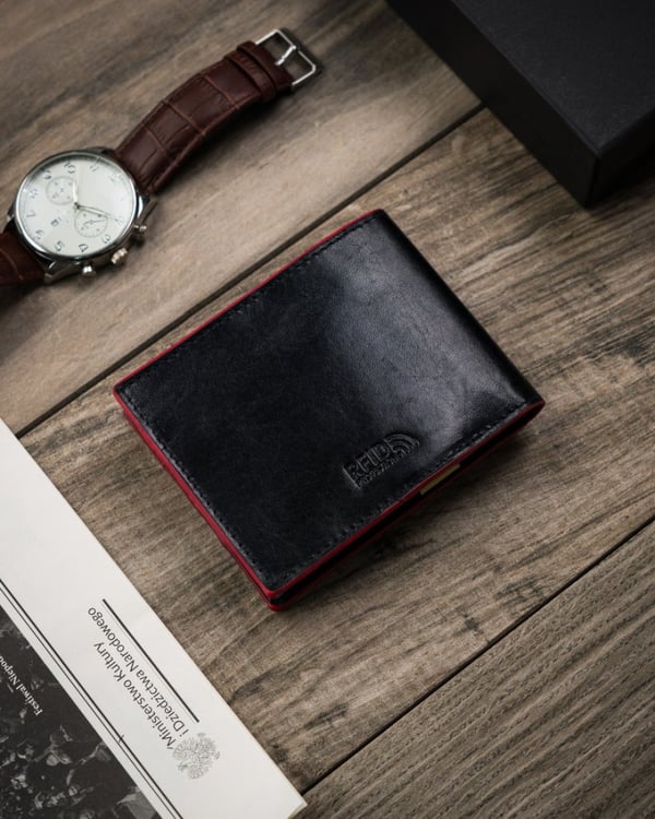 Elegant herrplånbok med röd accent - Peterson
