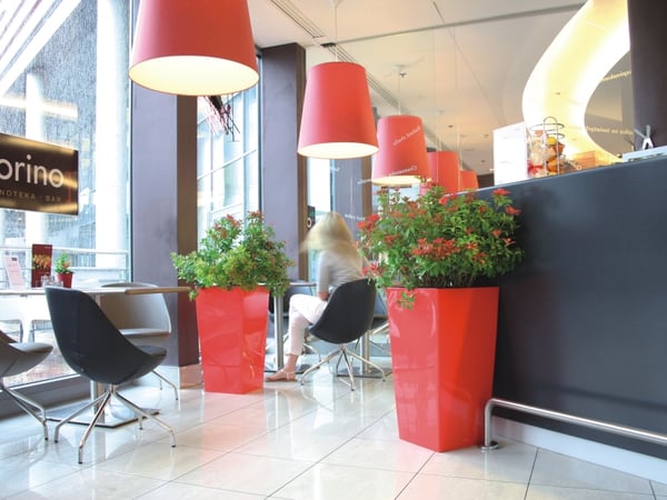 Urbi Durs170 hög blomkruka med insats vit