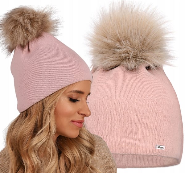 Rosa mössa med pompom, polsk tillverkning A13