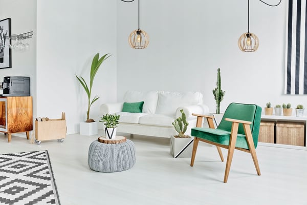 MODERN LED-TAKLAMPA I TRÄ