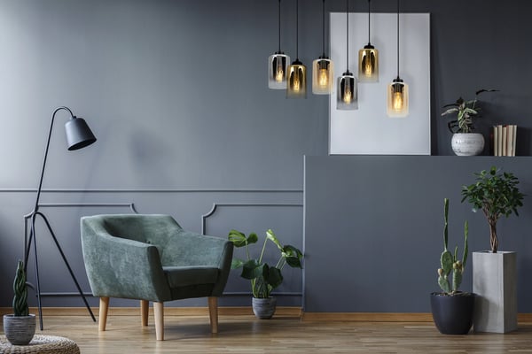 MODERNE ELEGANT HÆNGELAMPE MED GLASSKÆRM