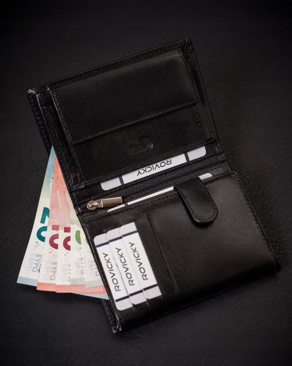 Laaja miesten lompakko luonnonnahasta RFID-järjestelmällä - Rovicky