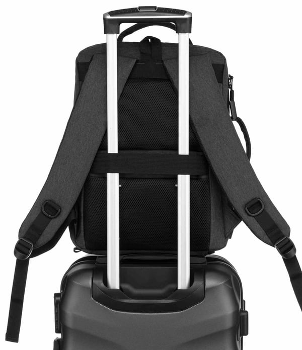 Reseryggsäck med plats för dator och USB-port - Peterson