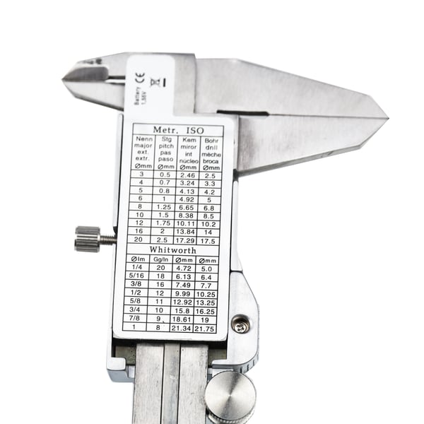 Professionell elektronisk skjutmått i metall 150 mm med fodral