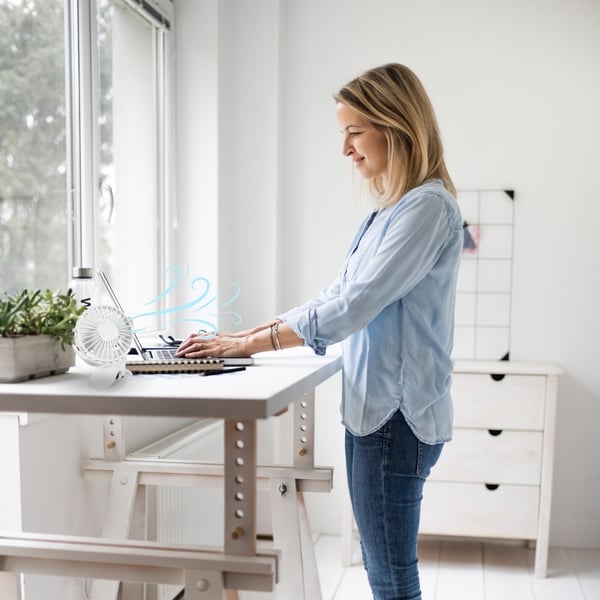 LED-ventilatorklemme stående skrivebord hvid oplyst USB-ventilator