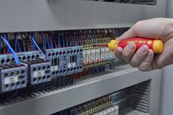 POCKETMAX SÄHKÖINEN RUUVIMEISSELI TERÄLIPASELLA, 4 TERÄÄ - WH 45296