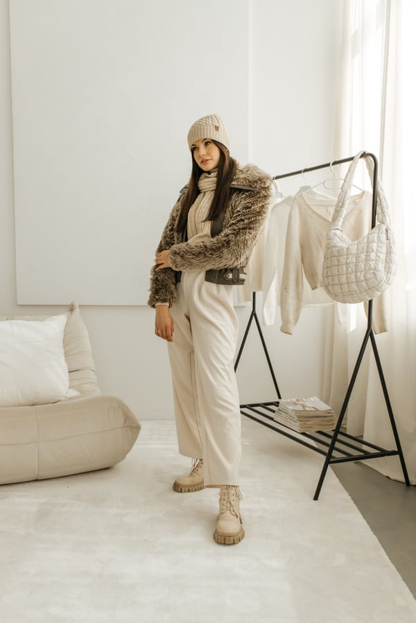 BCD-BK-01 beige damehue med vintermønster