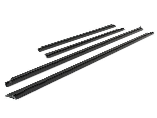 Audi A4 95-01 ALASIVUJEN LISTAT 4 kpl sarja