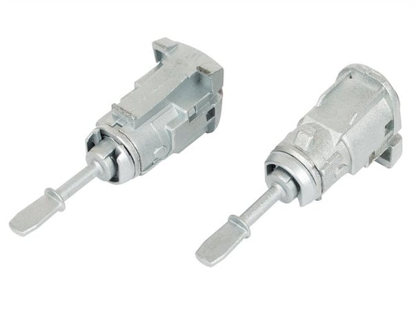VW Polo IV 01-09 Låsinsatser framdörr V+H 2 st. set