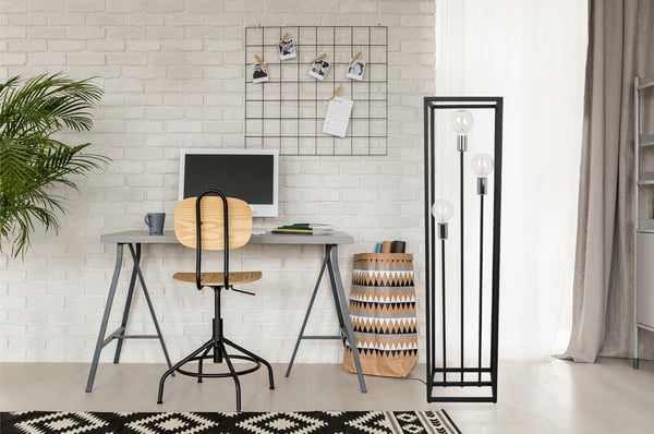 MUSTA METALLILATTIAVALAISIN 130 CM