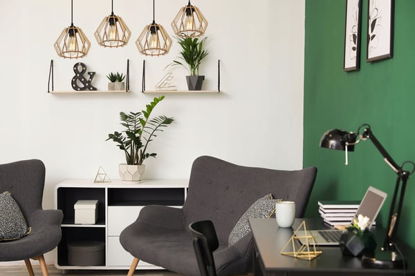 MODERN LED-TAKLAMPA I TRÄ