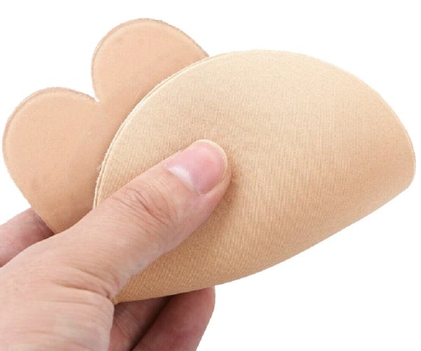 Rintojen kohottavat push-up-tyynyt, nännien tarrat