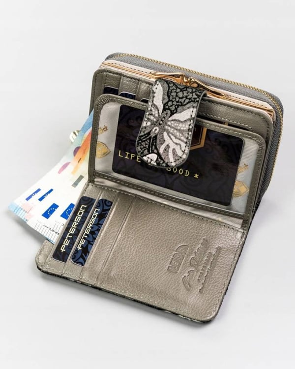 Naisten nahkalompakko RFID-järjestelmällä - Peterson