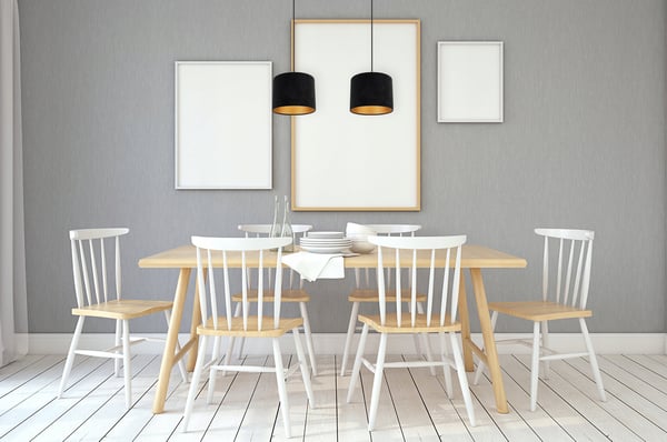 ELEGANT HÆNGELAMPE MED GYLDEN FLØJLSSKÆRM