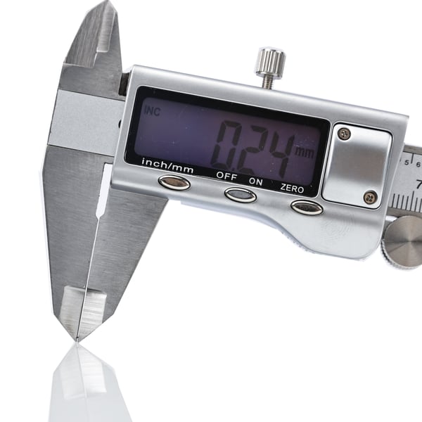 Professionell elektronisk skjutmått i metall 150 mm med fodral