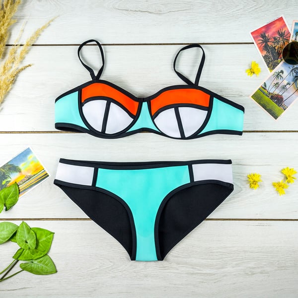 Dame badedragt med polstret bikini, shaping størrelse M Dame badedragt med polstret bikini, shaping størrelse L