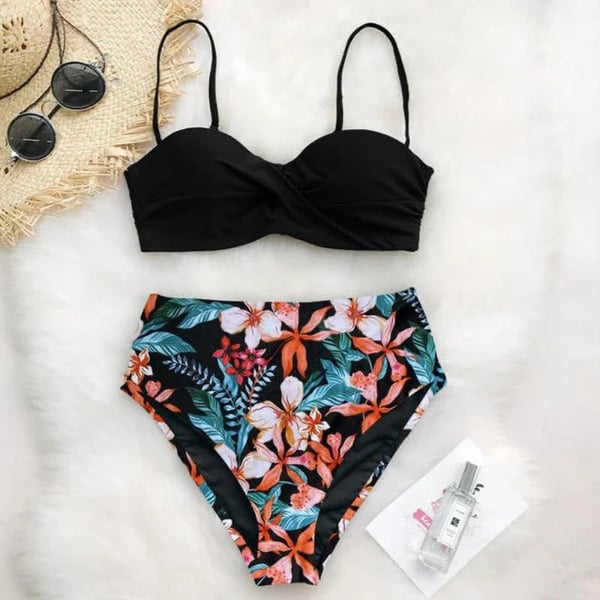 Todelt push-up badedragt med høj talje og polstring, sommerblomster, størrelse L Todelt push-up badedragt med høj talje og polstring, sommerblomster, størrelse S