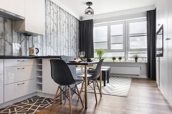 ELEGANTTI KROMILAINEN LED-KATTOVALAISIN